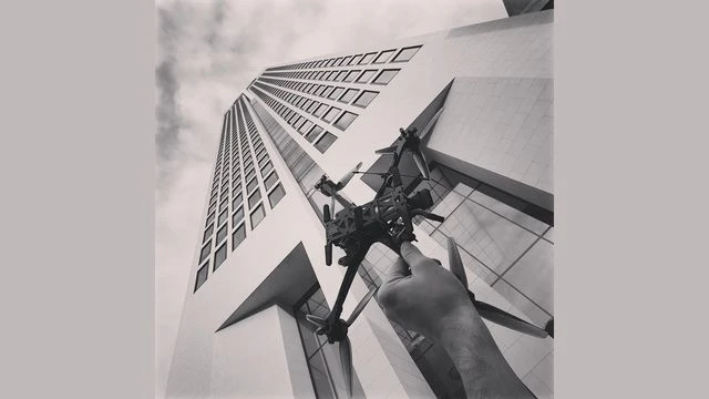 Cinelifter Media: FPV Drohnenaufnahmen