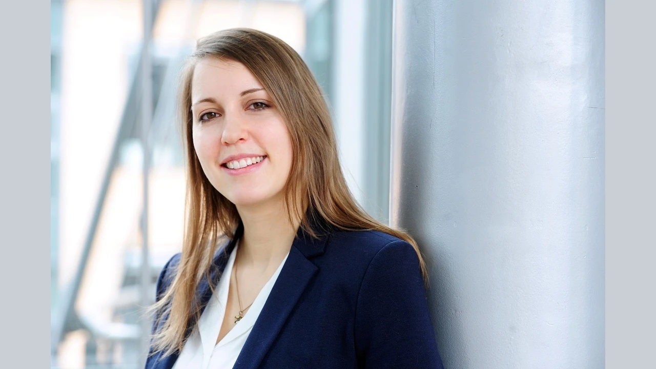 Diplom-Mediendramaturgin & Drehbuchautorin