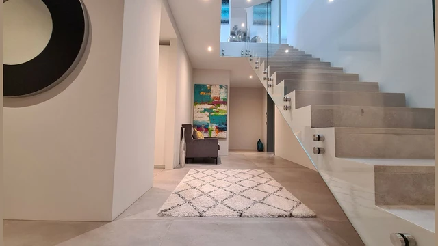 Luxury Sky Penthouse, Serien-,Film-,TV-Location, Weinberge, Riesiges Lager für Filmproduktionen,LKW Anfahrt, Malerische Kulisse