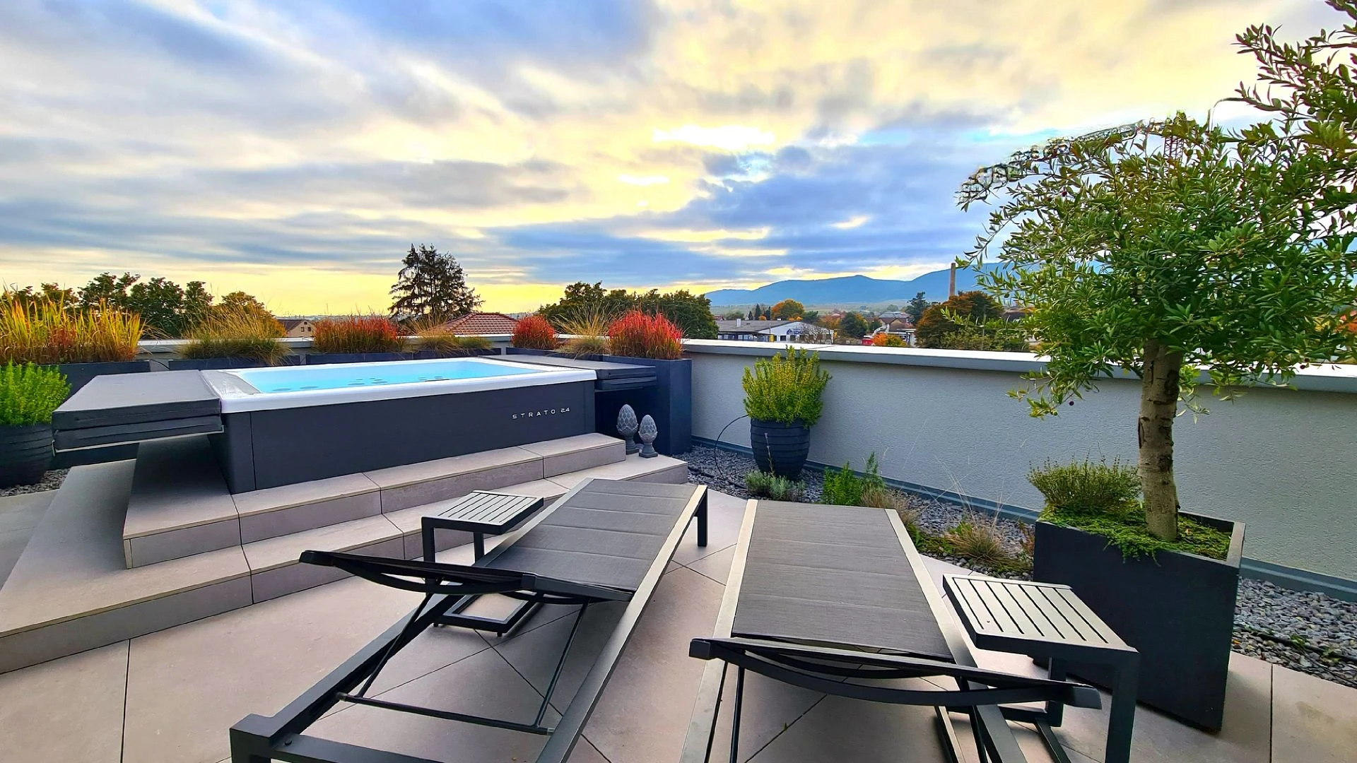 Luxury Sky Penthouse, Serien-,Film-,TV-Location, Weinberge, Riesiges Lager für Filmproduktionen,LKW Anfahrt, Malerische Kulisse