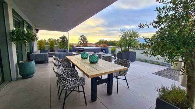 Luxury Sky Penthouse, Serien-,Film-,TV-Location, Weinberge, Riesiges Lager für Filmproduktionen,LKW Anfahrt, Malerische Kulisse