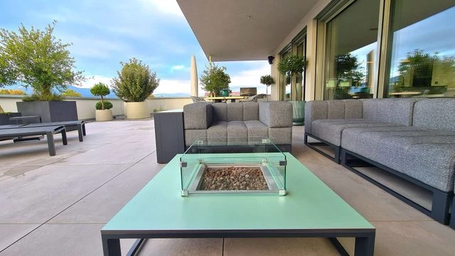 Luxury Sky Penthouse, Serien-,Film-,TV-Location, Weinberge, Riesiges Lager für Filmproduktionen,LKW Anfahrt, Malerische Kulisse