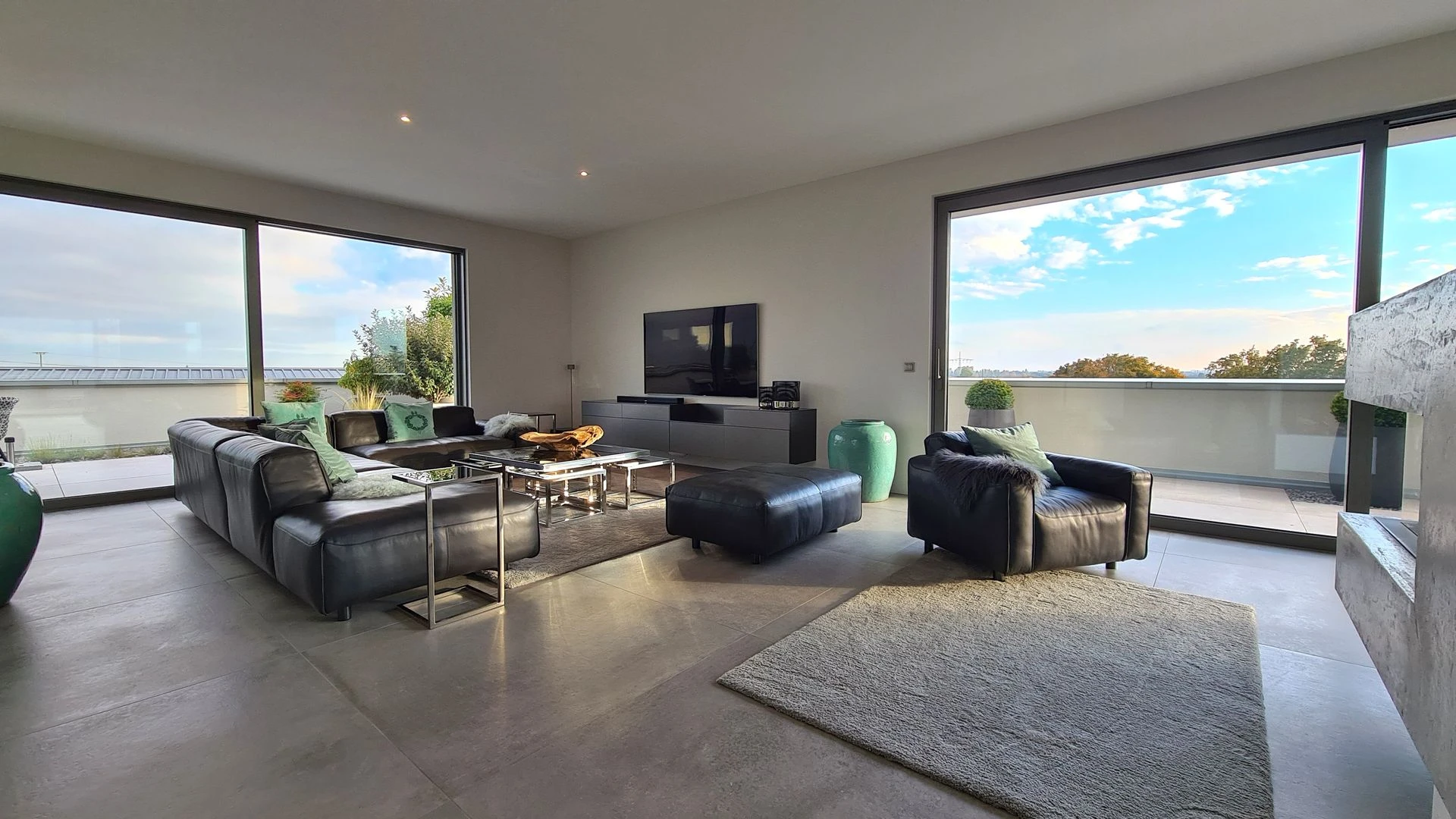 Luxury Sky Penthouse, Serien-,Film-,TV-Location, Weinberge, Riesiges Lager für Filmproduktionen,LKW Anfahrt, Malerische Kulisse - Bild 8